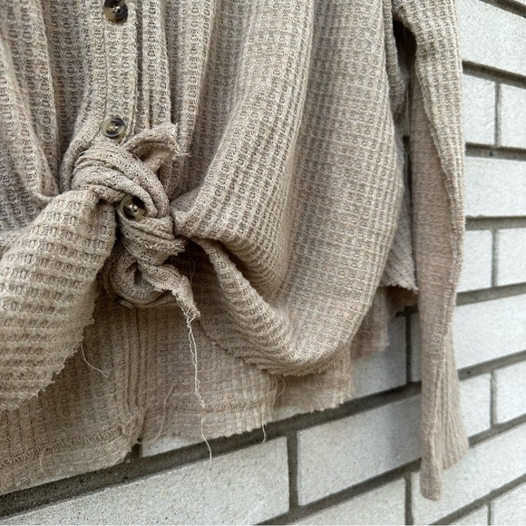 Urban Outfitters Out From Under Jojo Beige Waffle Knit Button Thermal Top M - Picture 6 of 14